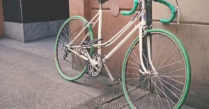 découvrez comment la mobilité durable transforme nos villes et améliore notre qualité de vie. explorez les solutions innovantes, telles que les transports publics écologiques, le vélo et la marche, pour un avenir respectueux de l'environnement.