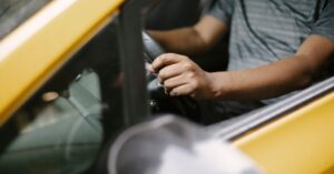 découvrez les règles de sécurité routière essentielles pour garantir votre protection sur la route. apprenez les meilleures pratiques pour conduire en toute sécurité et minimiser les risques d'accidents.
