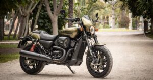 découvrez le monde fascinant des motos cruiser, alliant confort et style. explorez notre sélection de modèles emblématiques, conçus pour les passionnés de balades sur route. préparez-vous à vivre des aventures inoubliables sur deux roues.