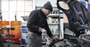 découvrez nos conseils et astuces pour une maintenance automobile efficace, garantissant la performance de votre véhicule et prolongeant sa durée de vie. suivez nos guides pour un entretien optimal de votre voiture.