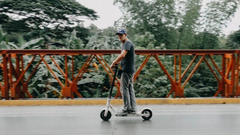 Tout savoir sur les scooters : avantages, types et conseils d’achat