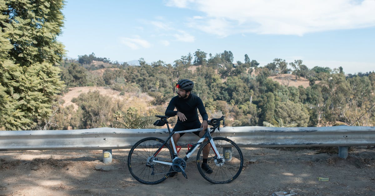 découvrez l'univers fascinant du biker lifestyle : une culture de liberté, de camaraderie, et de passion pour la route. plongez dans l'esprit des motards à travers des récits d'aventure, des conseils sur l'équipement, et les valeurs qui unissent cette communauté vibrant d'énergie.