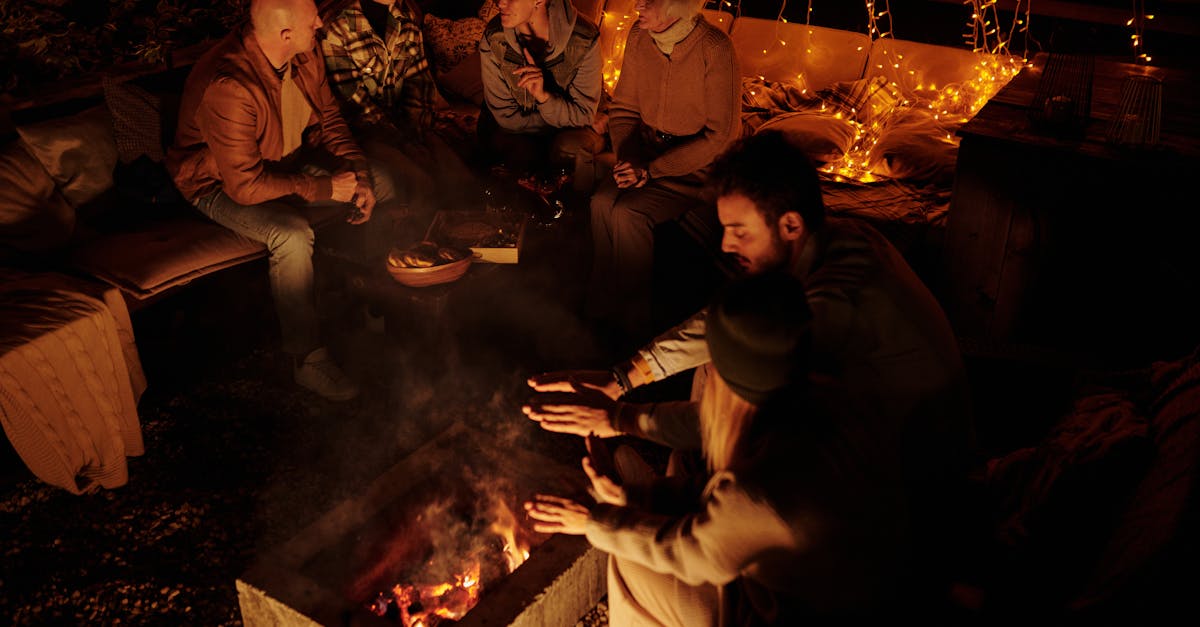 découvrez la véritable essence de la camaraderie, un lien profond entre amis et partenaires qui transcende les barrières. explorez comment cette solidarité et cette bienveillance enrichissent nos vies au quotidien.