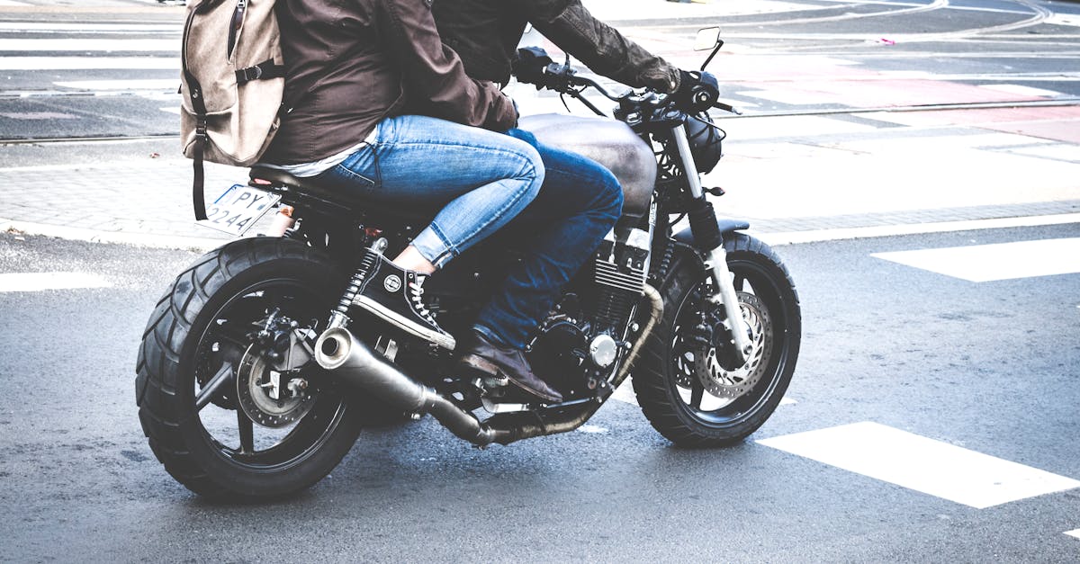 découvrez l'univers fascinant des motos : conseils d'achat, entretien, équipements indispensables et astuces pour profiter pleinement de vos balades. que vous soyez débutant ou passionné, trouvez tout ce qu'il faut savoir sur les motos !