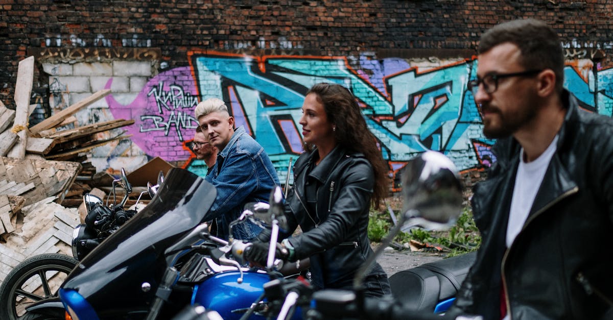 partez à l'aventure avec notre guide sur les voyages à moto, où nous explorons les plus belles routes, conseils pratiques, et astuces pour vivre une expérience inoubliable sur deux roues.