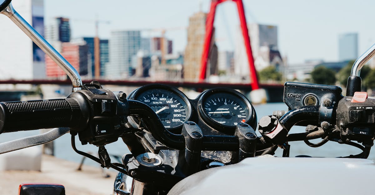 découvrez notre large sélection de pièces détachées pour motos, incluant tout ce dont vous avez besoin pour entretenir et améliorer les performances de votre véhicule. qualité, fiabilité et prix compétitifs garantis.