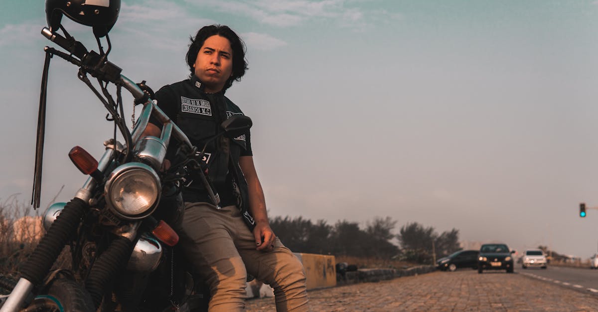 découvrez la liberté et l'aventure d'une balade à moto. explorez les routes pittoresques, ressentez le vent sur votre visage et vivez des moments inoubliables sur deux roues. que vous soyez débutant ou motard expérimenté, préparez-vous à faire le plein d'adrénaline et d'évasion.