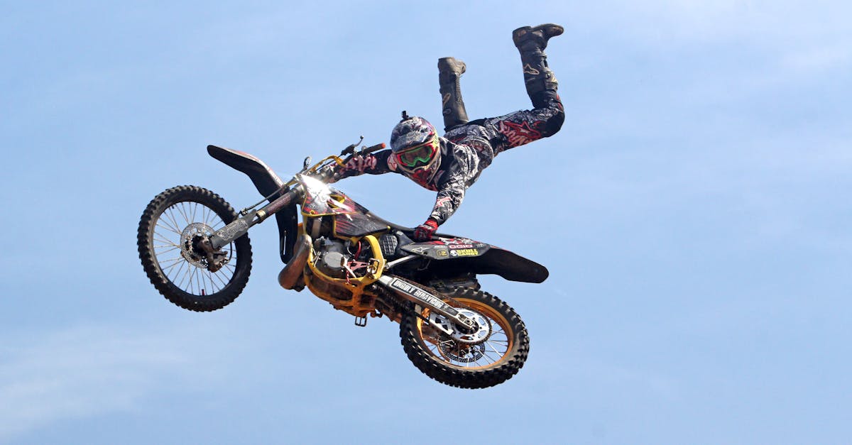 découvrez des conseils essentiels pour assurer votre sécurité à moto. explorez les meilleures pratiques, équipements de protection et astuces pour prévenir les accidents et profiter pleinement de vos trajets.