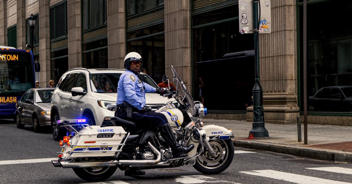 découvrez les meilleures pratiques et conseils pour assurer votre sécurité à moto. apprenez comment prévenir les accidents, choisir l'équipement approprié et adopter des comportements prudents sur la route.