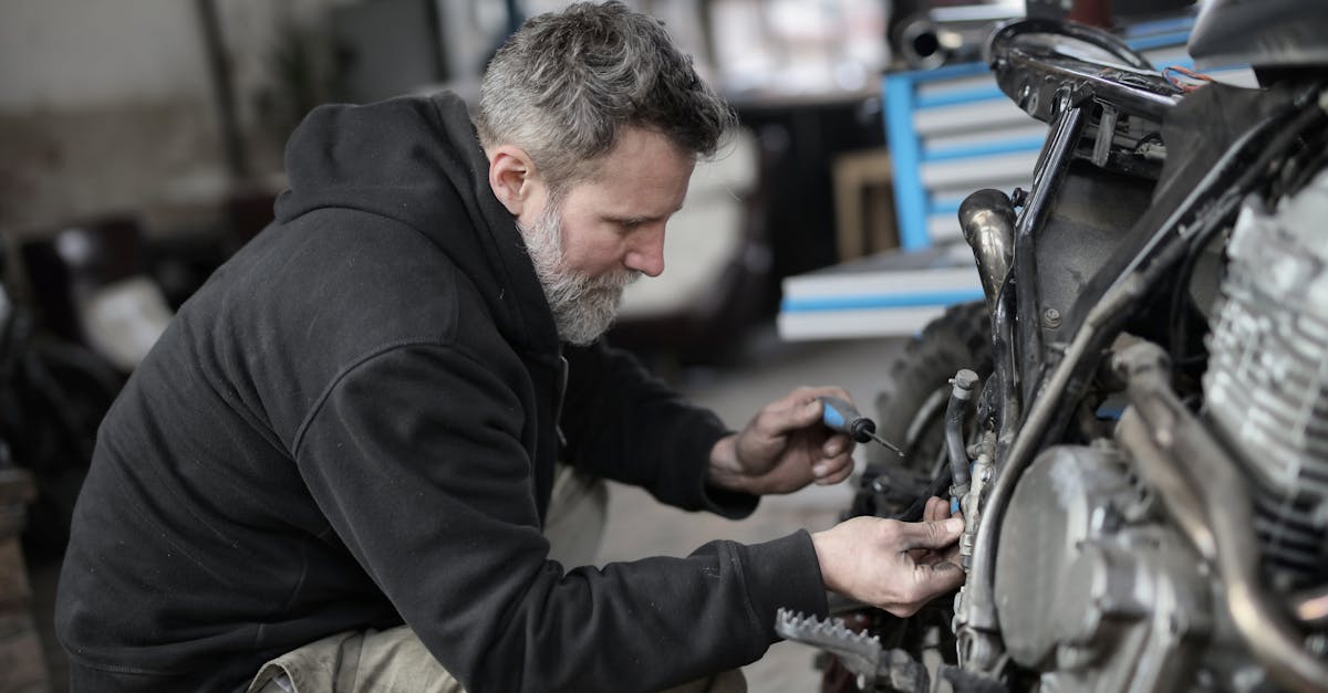 découvrez des conseils pratiques et des techniques essentielles pour améliorer vos compétences en moto. que vous soyez débutant ou pilote expérimenté, apprenez à maîtriser votre véhicule et à naviguer en toute sécurité sur la route.