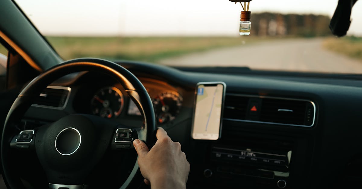 découvrez les règles essentielles de sécurité routière pour garantir des trajets sûrs. apprenez à prévenir les accidents, respecter le code de la route et assurer la sécurité des piétons et des conducteurs. adoptez de bonnes pratiques pour une conduite responsable et sécurisée.