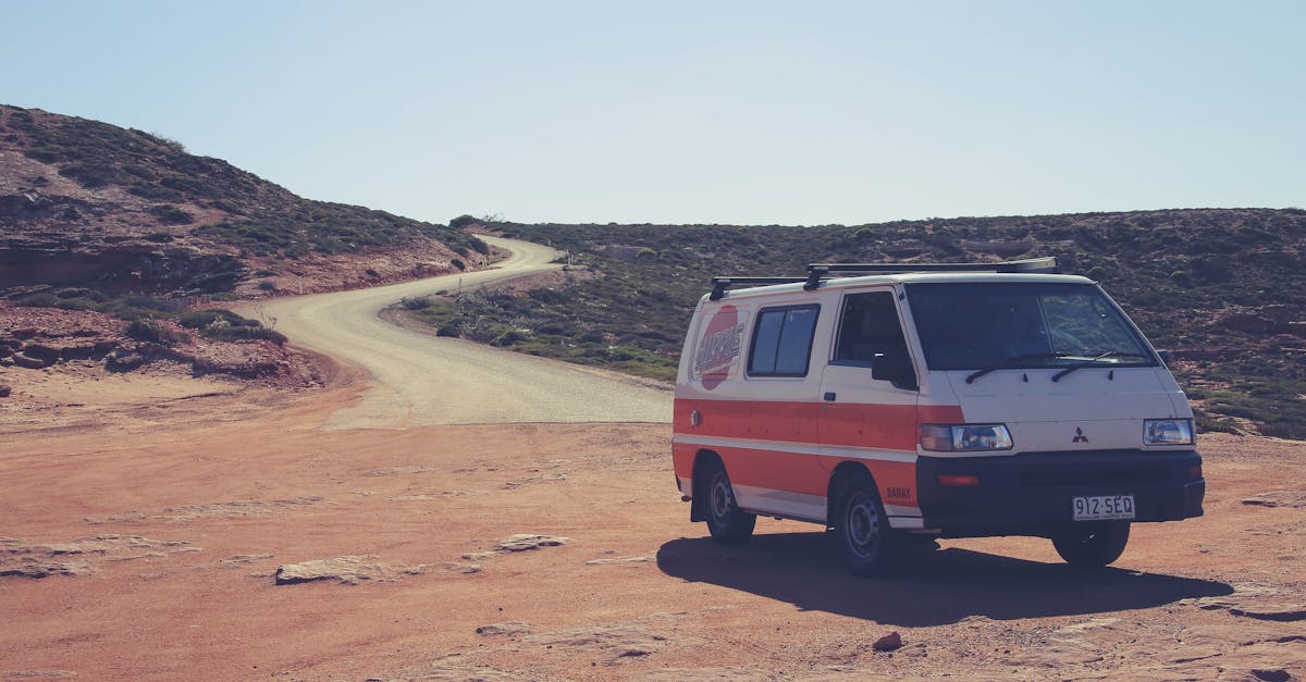 découvrez notre large sélection de vans, idéaux pour vos voyages en famille ou entre amis. profitez d'un confort optimal et d'une polyvalence inégalée pour toutes vos aventures. réservez le van parfait pour vos prochaines escapades !