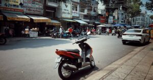découvrez comment évaluer la valeur marchande de votre voiture avec nos conseils d'experts. apprenez à estimer le prix de votre véhicule en tenant compte des tendances du marché, de l'état du véhicule et des facteurs économiques. maximisez la valeur de votre voiture avant de vendre!