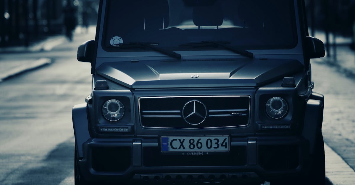 découvrez la mercedes g-class, le suv emblématique alliant luxe, performance et robustesse. explorez son design intemporel, ses technologies avancées et ses caractéristiques hors route. la g-class est bien plus qu'un simple véhicule, c'est un symbole de statut et de puissance.
