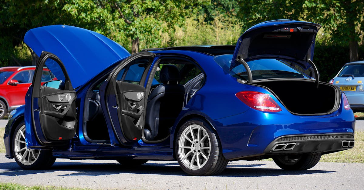 découvrez le confort et l'espace d'une voiture sept places, idéale pour les familles et les voyages entre amis. profitez de la polyvalence et de la sécurité d'un véhicule conçu pour accueillir tous vos proches tout en offrant une conduite agréable.