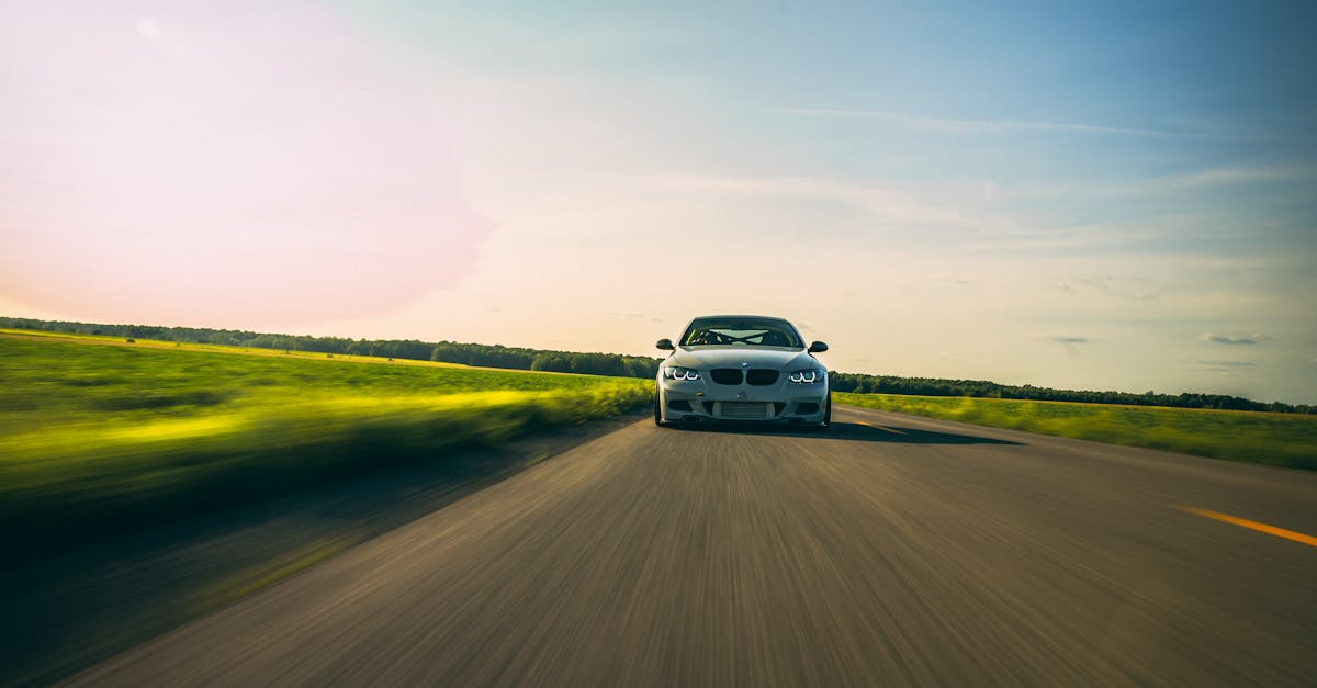 découvrez la bmw m3 evo 2, une légende de la route alliant performance exceptionnelle et design emblématique. avec son moteur puissant et son agilité remarquable, cette voiture offre une expérience de conduite inégalée. explorez l'héritage et l'innovation qui font de la m3 evo 2 un incontournable pour les passionnés d'automobile.