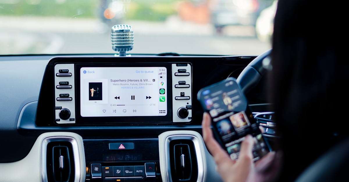 découvrez carplay, la solution d'apple pour une expérience de conduite connectée. profitez d'une interface intuitive, accédez à vos applications préférées et restez en sécurité sur la route grâce à la commande vocale. transformez votre voiture en une extension de votre iphone.
