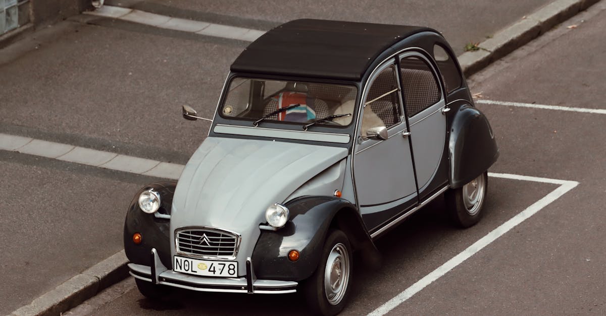 découvrez la citroën c1, une petite citadine alliant style et agilité. adaptée à la vie urbaine, elle offre un confort optimal et une conduite dynamique. avec son design moderne et ses fonctionnalités pratiques, la c1 est le choix parfait pour naviguer en ville tout en se démarquant.