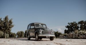 découvrez la fiat 500, une voiture au design emblématique alliant style rétro et technologie moderne. parfaite pour la ville, elle offre une expérience de conduite agréable, des fonctionnalités innovantes et une excellente maniabilité.
