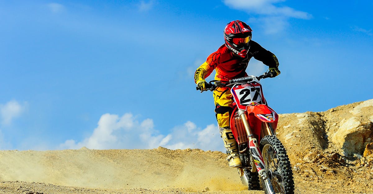 participez à une course de moto palpitante d'une heure, où vitesse et adrénaline se rencontrent. rejoignez les meilleurs pilotes sur la piste et vivez une expérience inoubliable pleine de rebondissements et de performances spectaculaires.