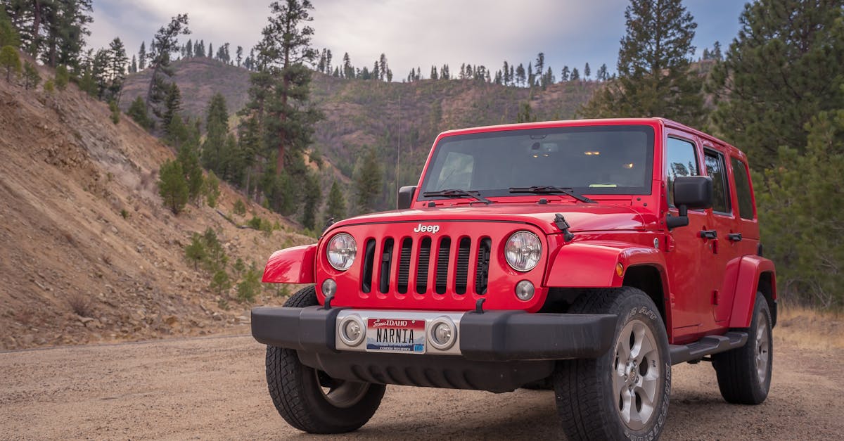 découvrez la jeep avenger 4xe, un suv hybride alliant performance, technologie avancée et respect de l'environnement. profitez d'une conduite dynamique en tout terrain avec un style audacieux et des caractéristiques modernes adaptées à tous vos besoins d'aventure.