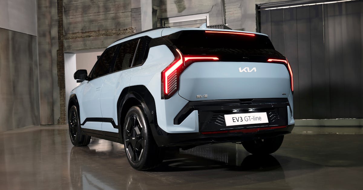 découvrez la kia picanto, la citadine agile et stylée qui allie design moderne, économie de carburant et confort optimal. parfaite pour la ville, elle offre une conduite dynamique et un espace intérieur ingénieux. explorez ses caractéristiques innovantes et faites de chaque trajet une expérience agréable avec la picanto.