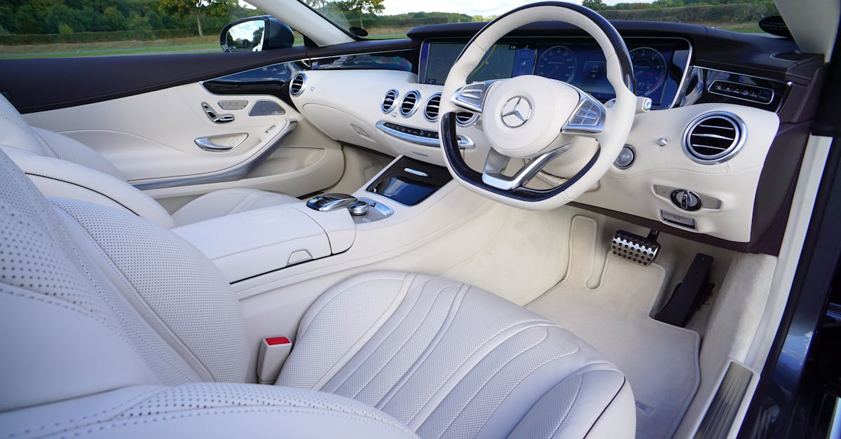 découvrez le mercedes gle, un suv d'exception alliant luxe, performance et technologie de pointe. profitez d'un confort inégalé, d'un design élégant et d'innovations qui redéfinissent votre expérience de conduite. explorez les différentes configurations et équipements pour un voyage sur mesure.