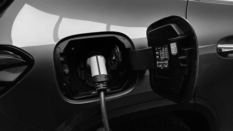 Les ventes de voitures hybrides rechargeables au premier trimestre 2025 perturbées par le malus sur le poids