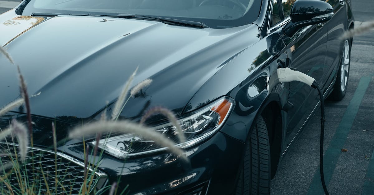 découvrez l'univers innovant de tesla, le leader mondial de la voiture électrique. explorez la gamme de véhicules à énergie durable, les technologies avancées et l'engagement de tesla envers un avenir plus vert.
