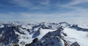 découvrez l'alfa romeo stelvio, un suv alliant performance, élégance et technologie. plongez dans une expérience de conduite unique grâce à son design italien audacieux et ses caractéristiques innovantes. ideal pour ceux qui cherchent à allier confort et sportivité sur la route.