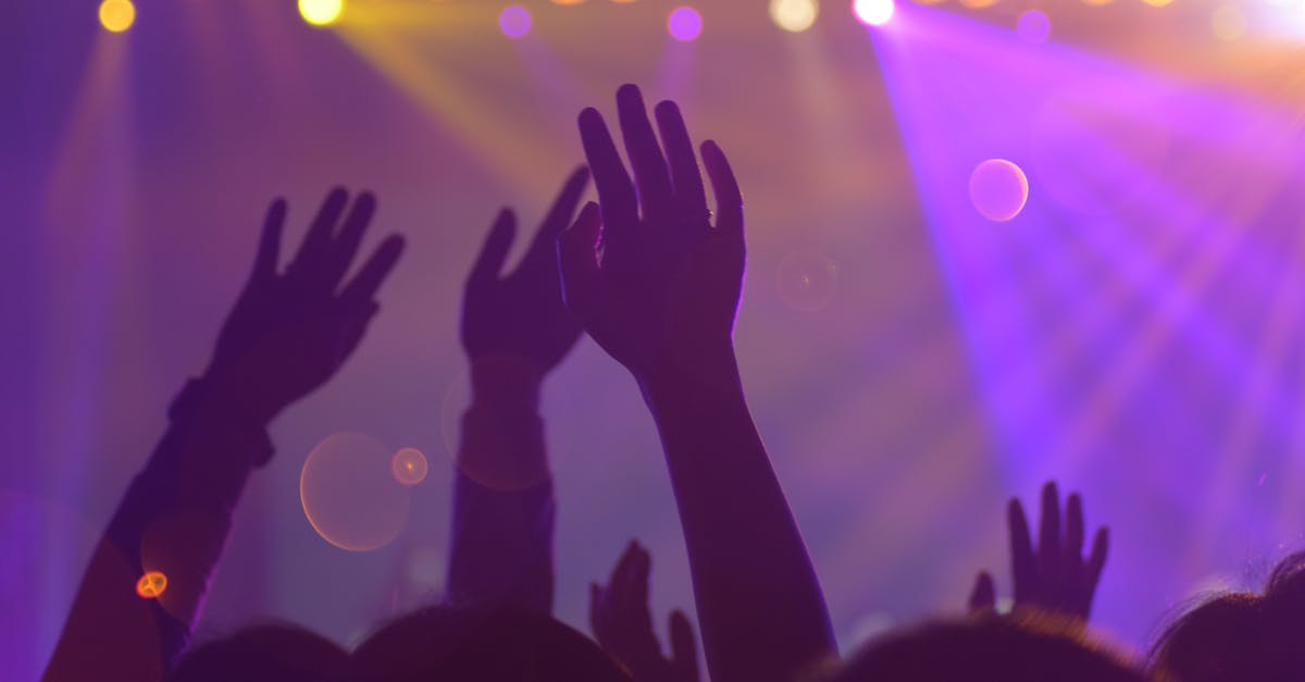 découvrez les concerts incontournables de cette saison ! profitez d'une sélection de performances live, d'artistes émergents et de groupes légendaires qui enflammeront la scène musicale. réservez vos places dès maintenant pour une expérience inoubliable.