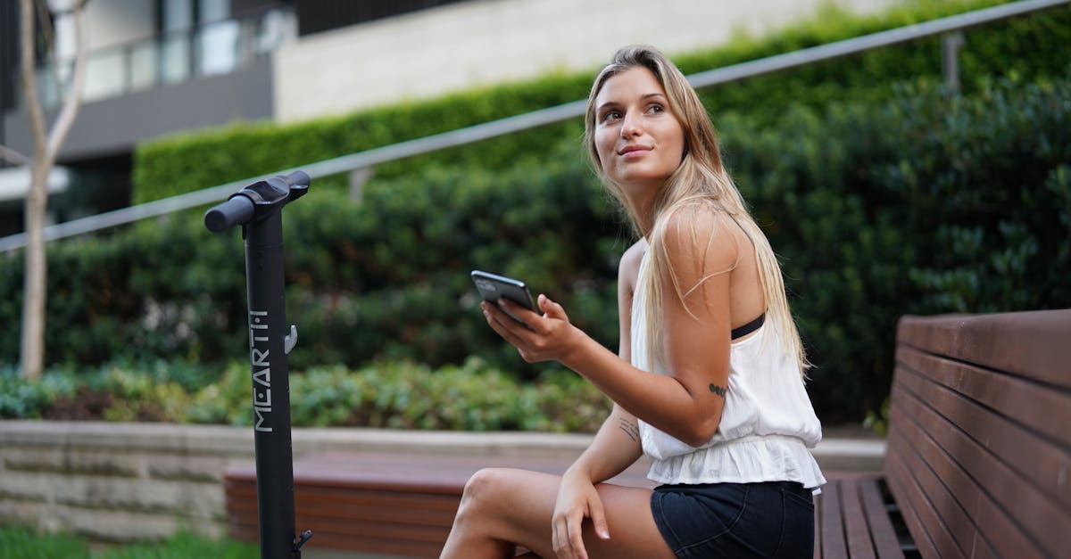 découvrez notre sélection de trottinettes électriques alliant performance, style et confort. que vous soyez en quête d'une mobilité urbaine pratique ou d'une aventure en extérieur, trouvez la trottinette électrique idéale qui correspond à vos besoins. profitez d'une conduite fluide et rapide tout en respectant l'environnement.