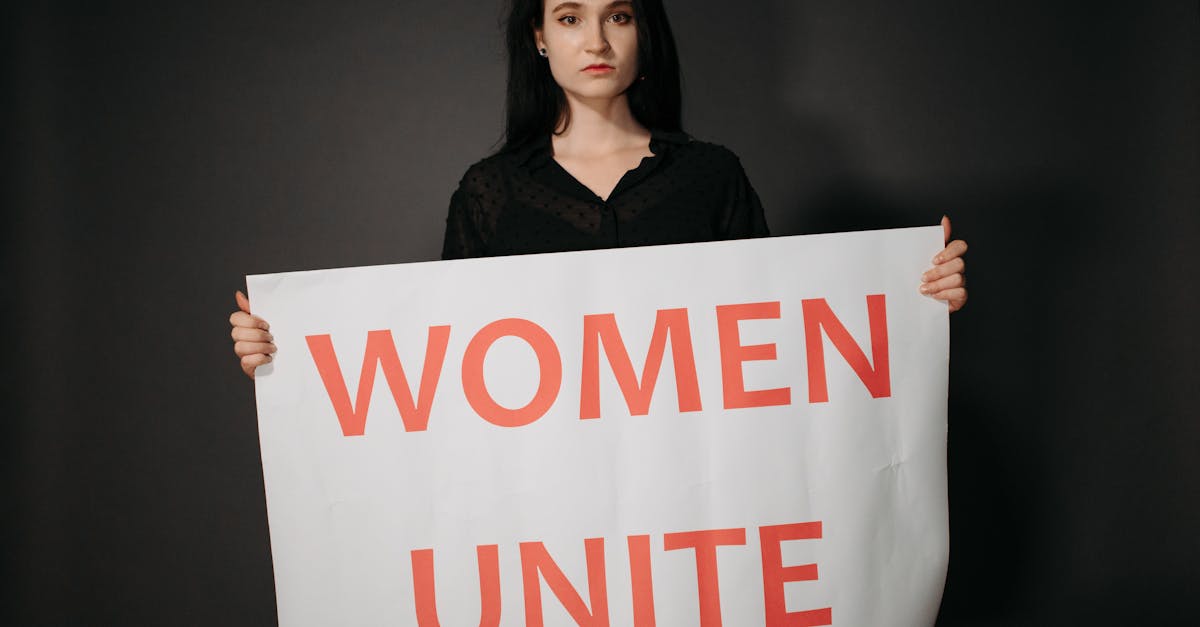 découvrez le phénomène de la féminisation, son impact sur la société, l'économie et les relations de genre. explorez comment cette évolution façonne les identités et les rôles des femmes dans le monde moderne.