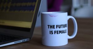 découvrez le phénomène de la féminisation, un processus qui transforme les rôles, les comportements et les images associées aux femmes dans la société contemporaine. explorez ses implications culturelles, sociales et économiques.