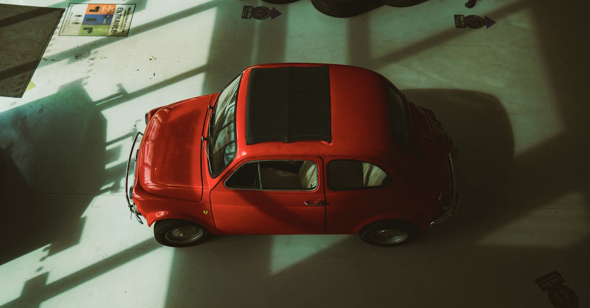 découvrez la fiat 500 electric, la citadine emblématique réinventée pour l'électromobilité. avec son design élégant, ses performances respectueuses de l'environnement et ses technologies de pointe, la fiat 500 electric transforme vos trajets en ville tout en offrant un confort inégalé. adoptez la conduite durable et stylée avec la nouvelle génération de ce modèle iconique.