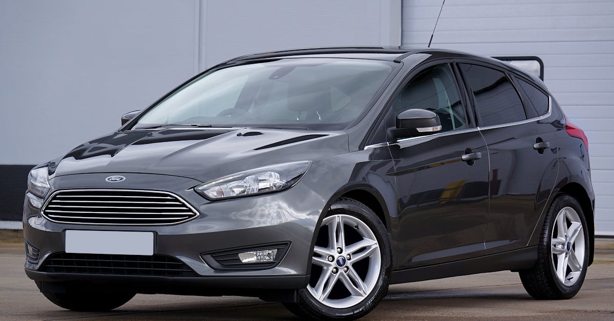 découvrez le ford flexifuel, un véhicule polyvalent et respectueux de l'environnement qui fonctionne à l'éthanol e85 ou au carburant essence traditionnel. profitez d'une conduite agréable, d'une performance optimisée et d'une empreinte carbone réduite. faites le choix d'une mobilité durable avec style.