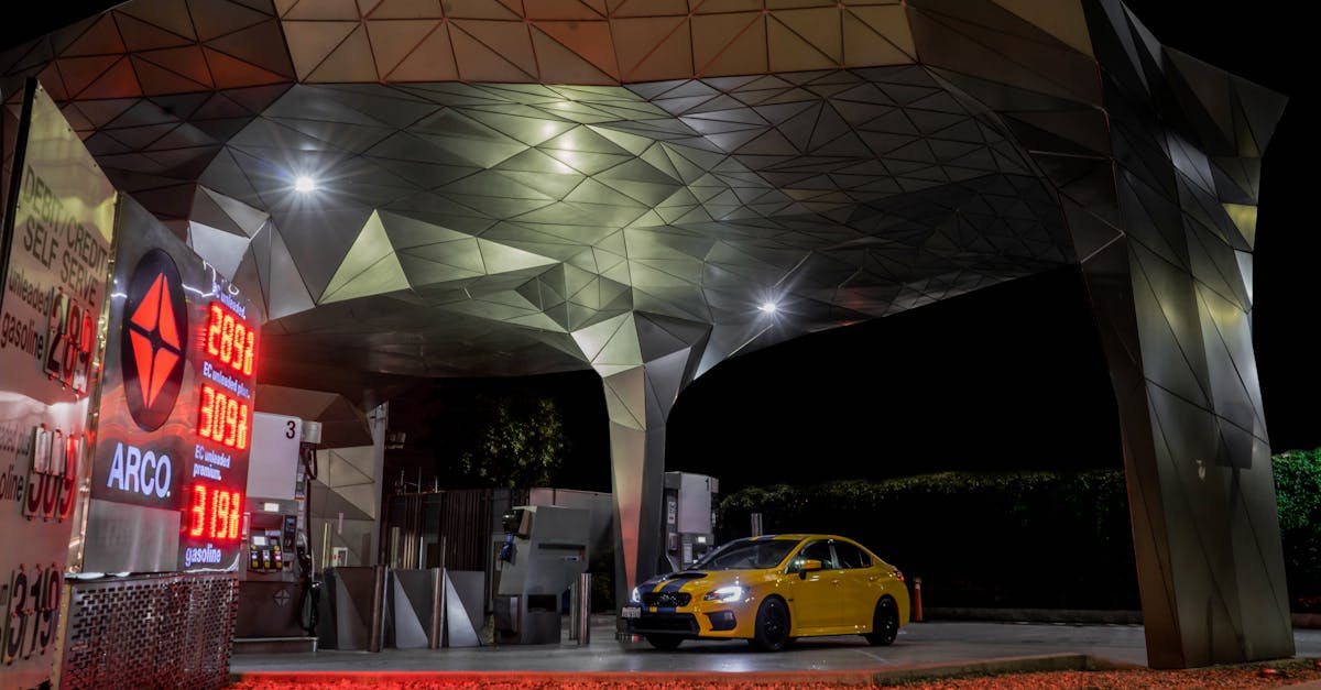 Les meilleures options pour faire le plein : comparer les prix du carburant en France selon les enseignes et les villes