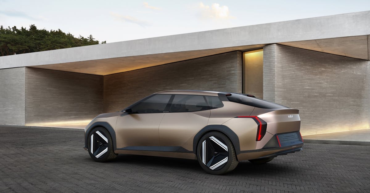 découvrez la kia cee'd, une berline compacte alliant style dynamique, confort optimal et technologies avancées. profitez d'une conduite agréable et d'un espace intérieur design, idéale pour vos trajets quotidiens comme pour vos escapades. explorez ses performances et ses caractéristiques innovantes qui en font un choix résolument moderne.