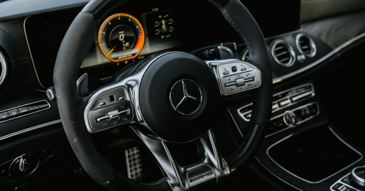 découvrez la mercedes a 45 amg, une compacte sport aux performances époustouflantes. conçue pour les passionnés de conduite, elle allie puissance, agilité et technologie de pointe. plongez dans l'univers de l'excellence automobile avec ce modèle emblématique qui offre une expérience de conduite inégalée.