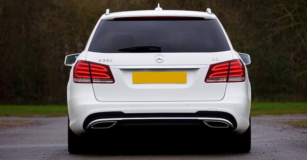 découvrez la mercedes-amg c 63 s e performance, une berline sportive alliant puissance, élégance et technologie de pointe. plongez dans une expérience de conduite incomparable grâce à ses performances impressionnantes et son design raffiné.