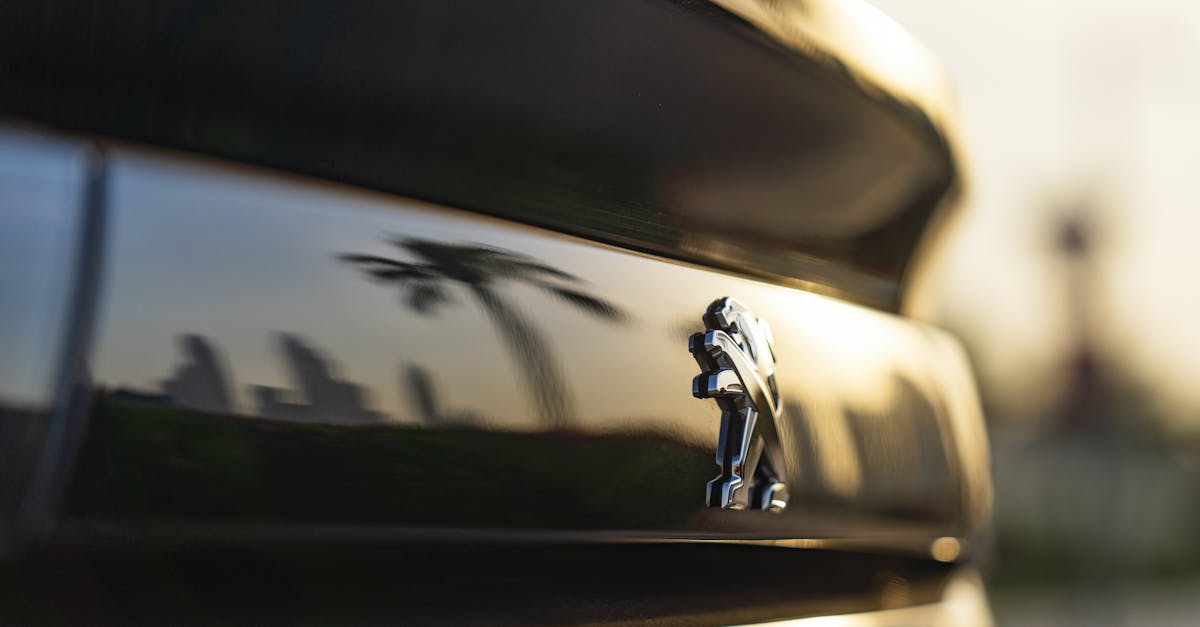découvrez le peugeot 5008, un suv spacieux et élégant alliant confort et performance. idéal pour les familles, il propose une modularité exceptionnelle et des technologies avancées pour un plaisir de conduite inégalé.