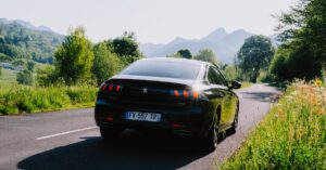 découvrez la peugeot 508, une berline élégante alliant performance, confort et technologie avancée. plongez dans un univers raffiné avec un design audacieux et des équipements de dernière génération.