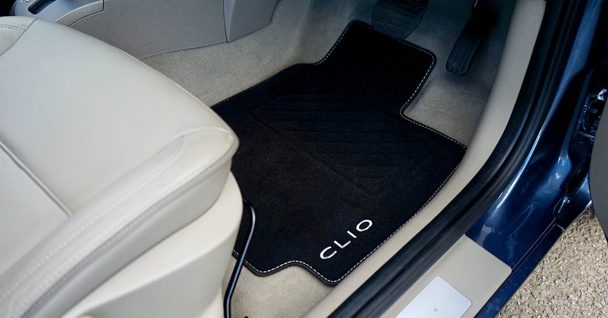 découvrez la renault clio, une citadine élégante et dynamique qui allie confort, technologie et performance. parfaite pour la ville et les escapades, la clio se distingue par son design moderne et ses fonctionnalités avancées. explorez les différentes motorisations et personnalisations pour trouver le modèle qui vous convient!