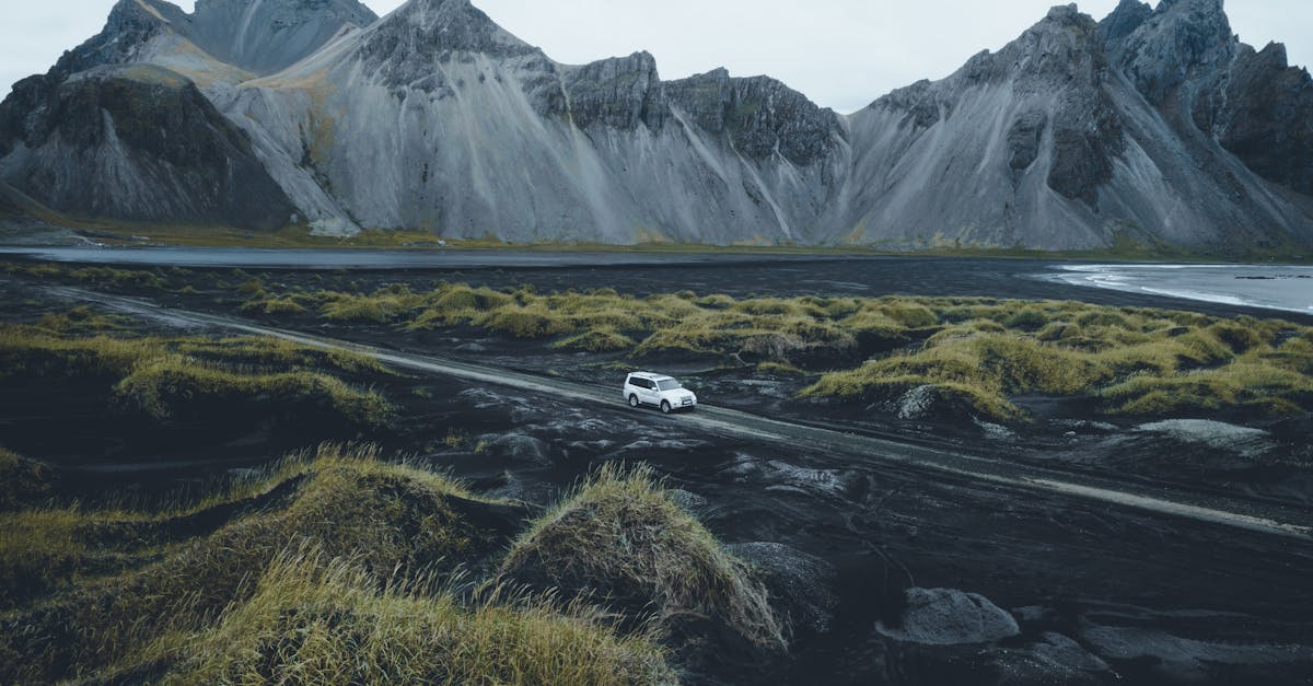découvrez la liberté du voyage en campervan ! explorez des paysages magnifiques, vivez des aventures inoubliables et bénéficiez du confort d'un foyer sur roues. parfait pour les amoureux de la nature et les esprits aventuriers.