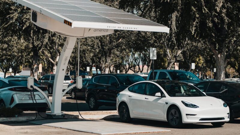 Leasing social pour véhicules électriques abordables : éclaircissements de l’État sur les délais et les coûts en 2025