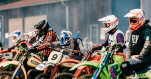 découvrez le honda x-adv 750, un scooter innovant alliant confort, performance et style tout-terrain. idéal pour les aventuriers urbains et les passionnés d'évasion, il offre une conduite agréable grâce à sa technologie avancée et son design audacieux.