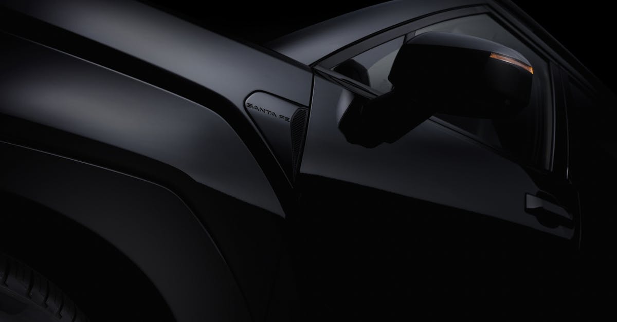 découvrez le hyundai santa fe, un suv spacieux et élégant alliant confort, performance et technologies avancées. profitez d'une conduite agréable avec des équipements de sécurité de pointe et un design moderne qui attire tous les regards.