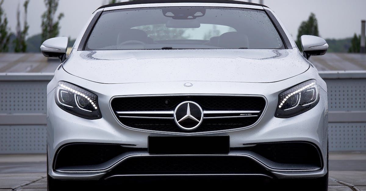 découvrez l'élégance inégalée de la mercedes-maybach s-class, où le luxe rencontre la performance. plongez dans un monde de confort raffiné, de technologies avancées et de design audacieux, symbole d'une excellence automobile inégalée.