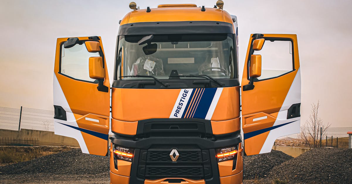 découvrez l'univers renault, constructeur automobile français innovant, offrant une gamme variée de véhicules alliant performance, confort et technologies avancées. explorez nos modèles écologiques, nos solutions de mobilité et notre engagement envers un avenir durable.