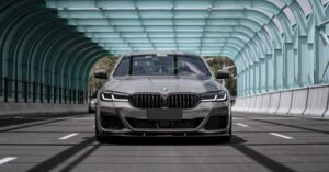 découvrez la bmw série 7 : luxe, innovation et performances exceptionnelles. explorez les caractéristiques, prix et avis sur cette berline prestigieuse.